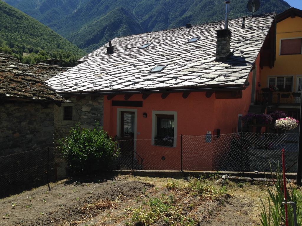 Maison des Challant Challand Saint Victor Extérieur photo
