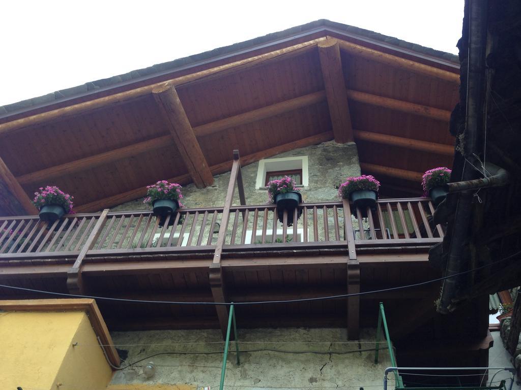 Maison des Challant Challand Saint Victor Extérieur photo